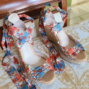 UGG Platform Wedges Floral Sandals Size 8.5